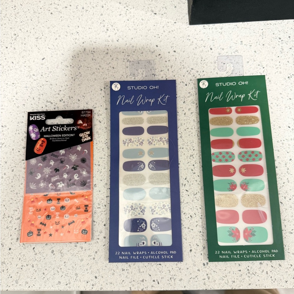 Nail wrap kits and nail stickers
